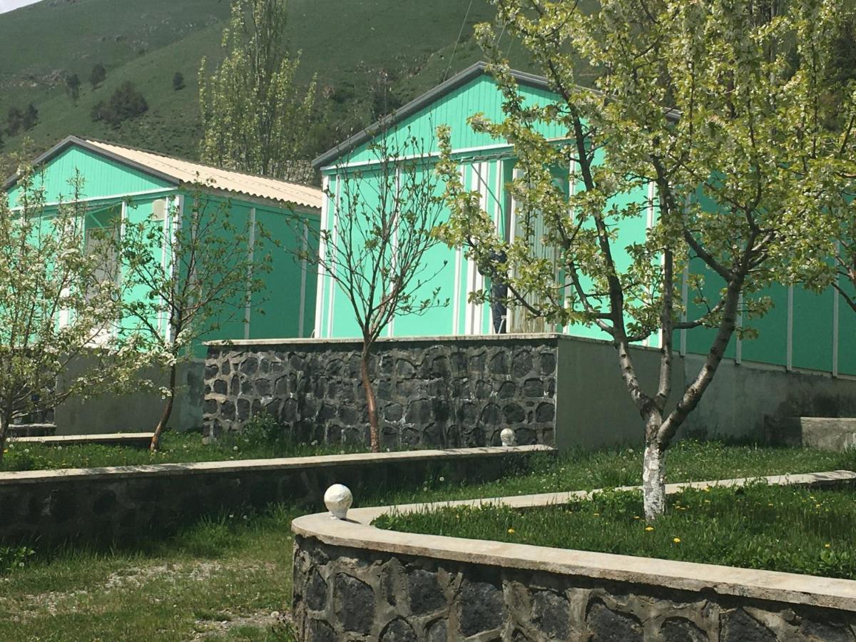 Edem Sevan Buitenkant foto
