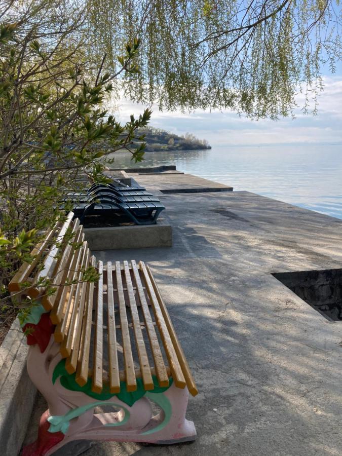 Edem Sevan Buitenkant foto