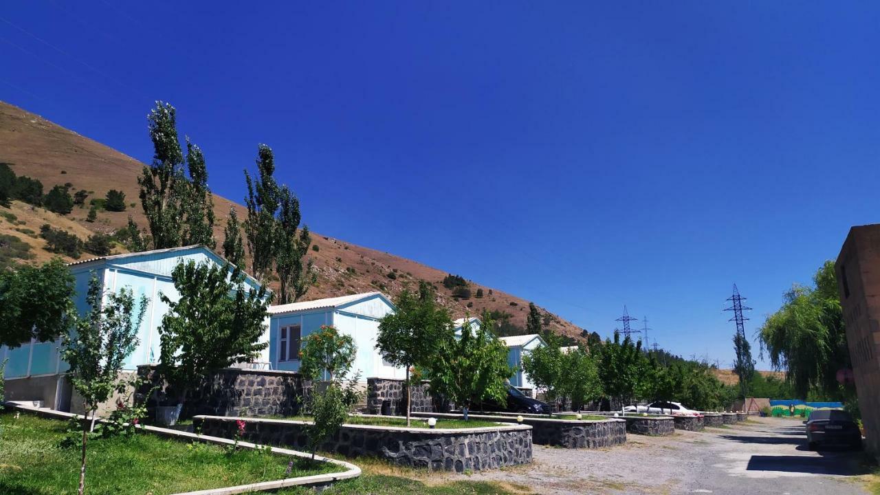 Edem Sevan Buitenkant foto