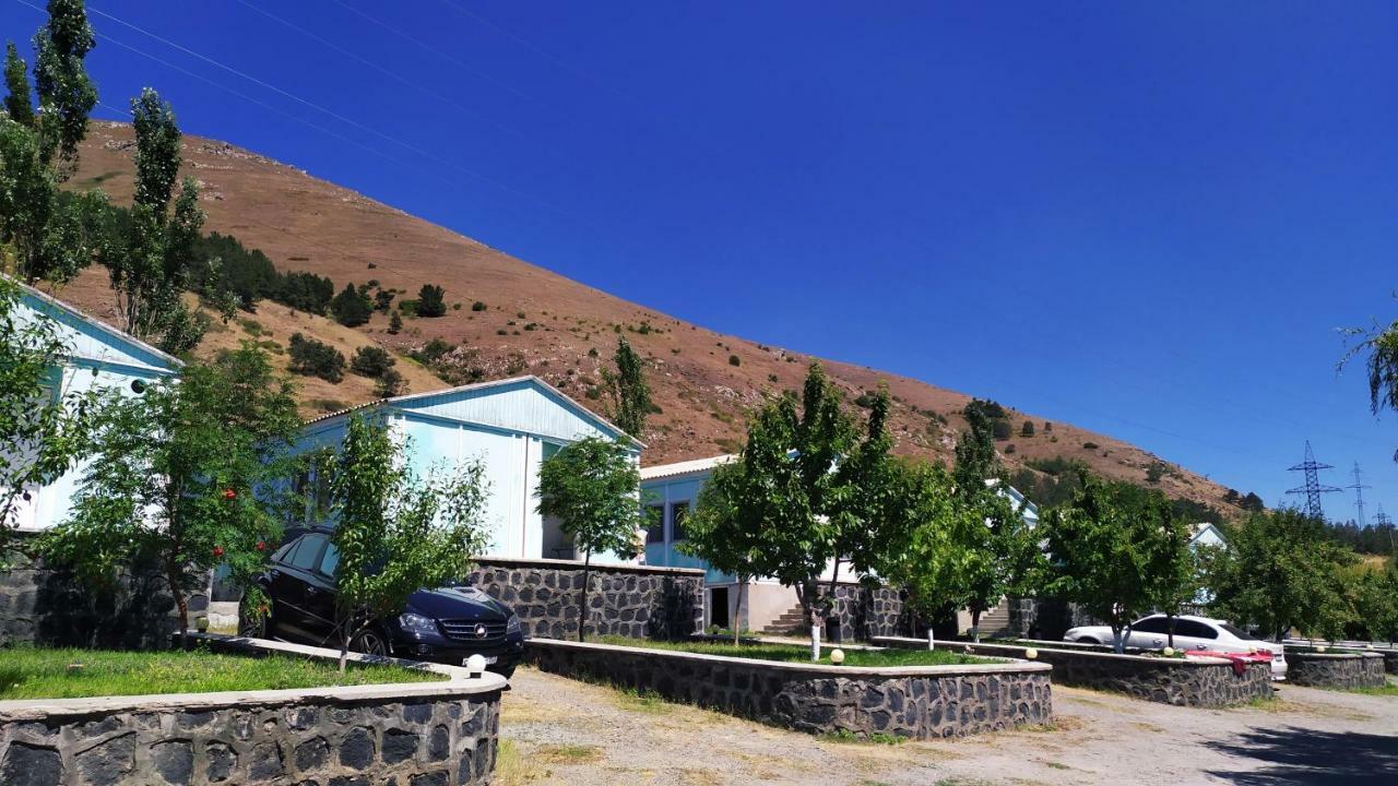Edem Sevan Buitenkant foto