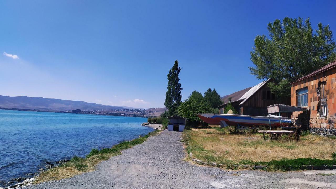 Edem Sevan Buitenkant foto