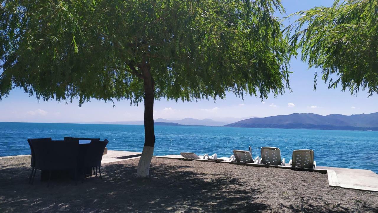 Edem Sevan Buitenkant foto
