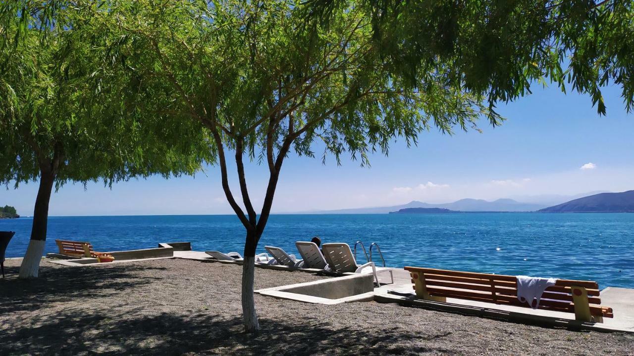 Edem Sevan Buitenkant foto