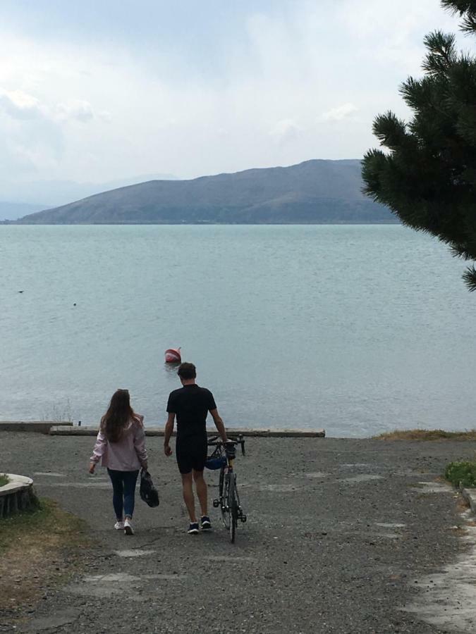Edem Sevan Buitenkant foto