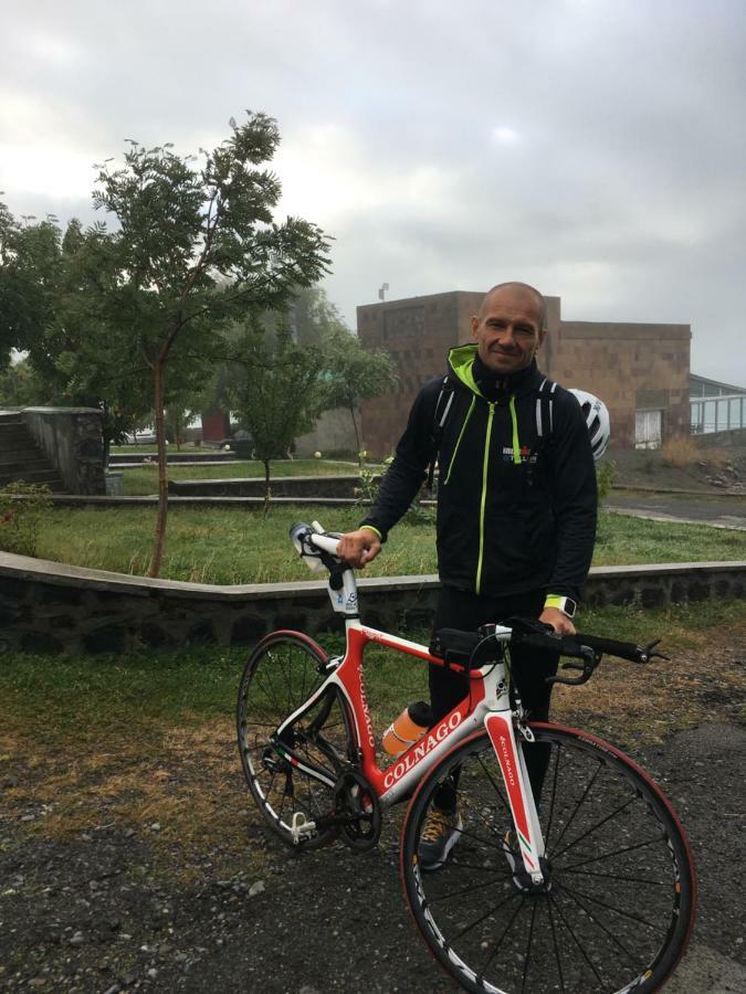 Edem Sevan Buitenkant foto